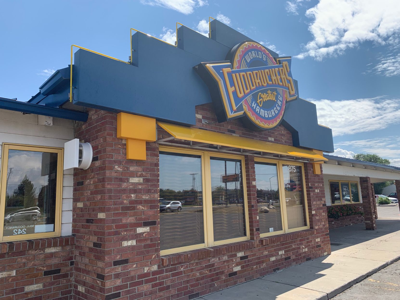 Heights Fuddruckers